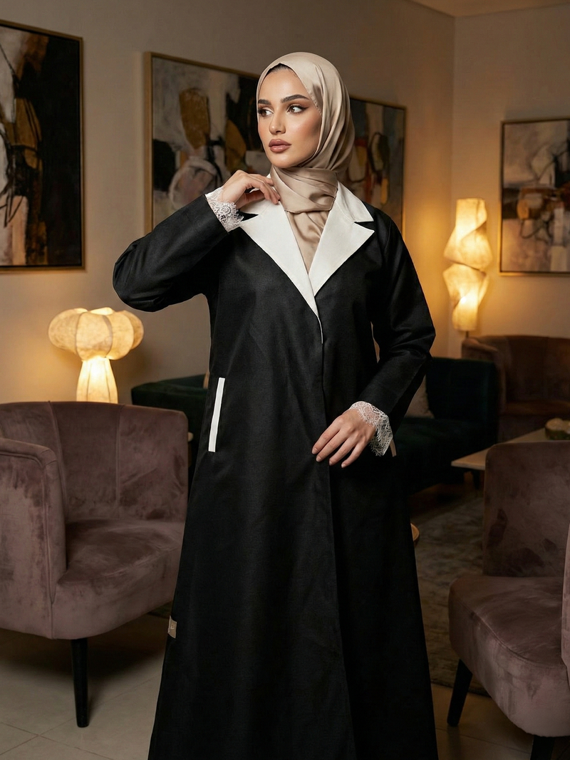 عباءة "مونوكروم" الراقية