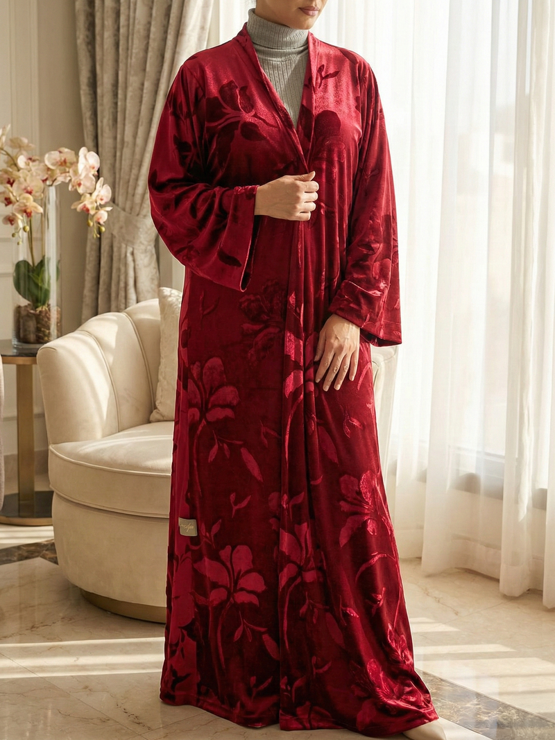 عباءة "مخمل" المنقوشة